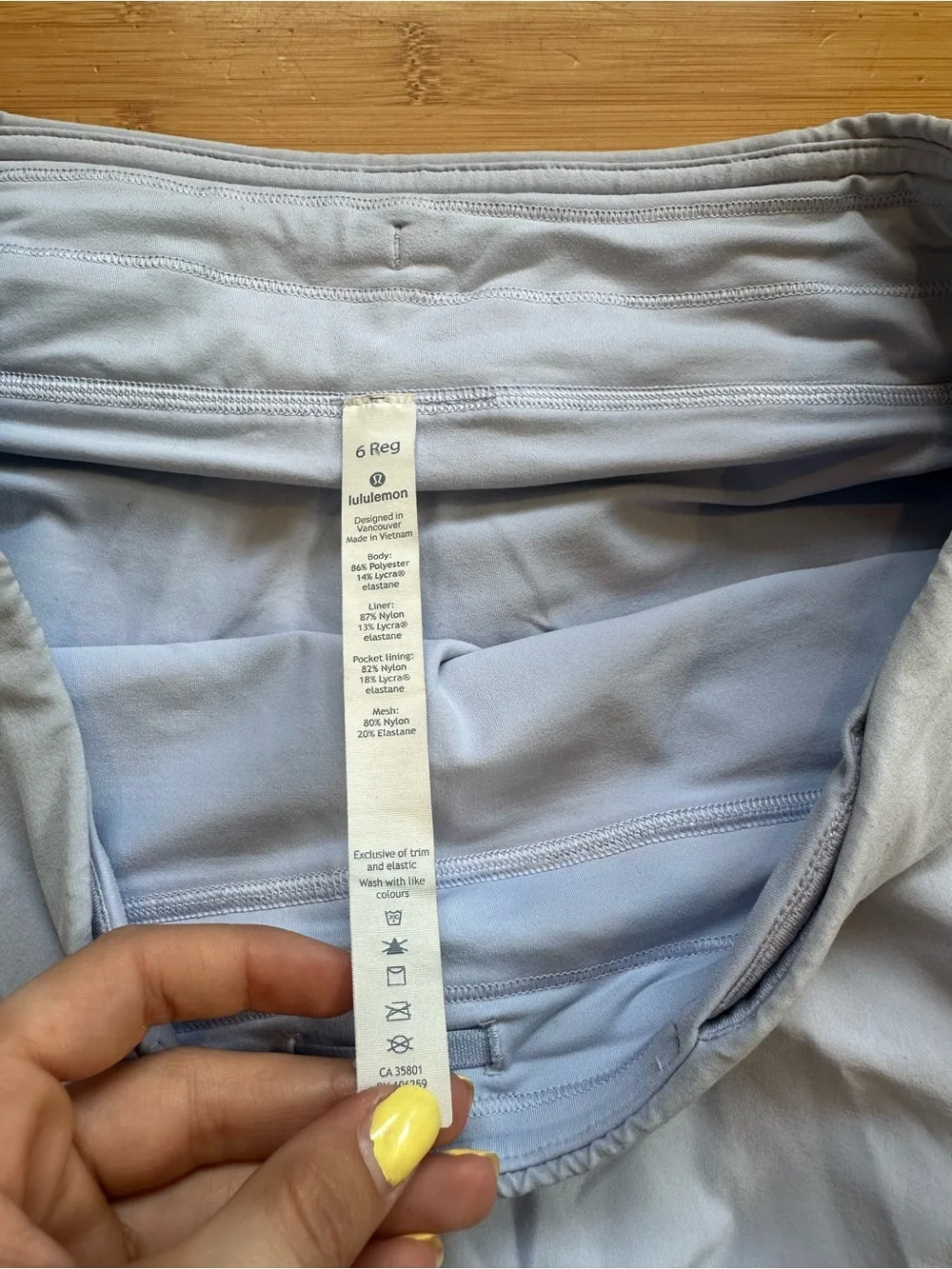 lululemon athletica small scuff